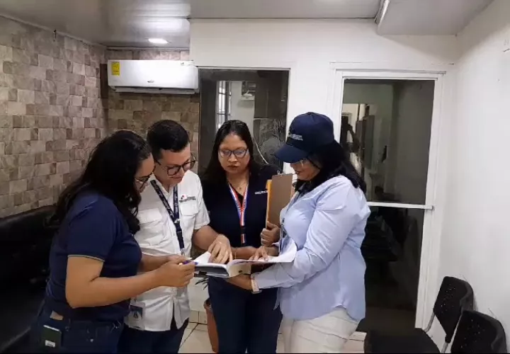  Supuestamente se ha contratado a personal emparentados con la alcaldesa Stefany Peñalba. Foto: Eric A. Montenegro.