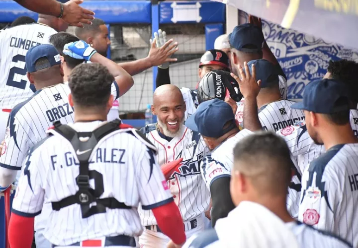 Edgar Muñoz pegó un jonrón contra Puerto Rico. Foto: Fedebeis