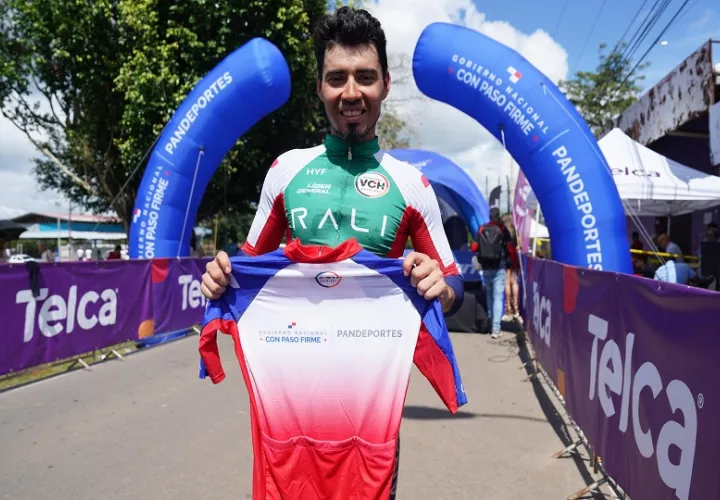 Bolívar Espinosa, líder de la Vuelta Ciclística Internacional a Chiriquí. Foto: Pandeportes