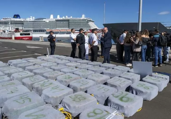 Un total de 15 personas fueron detenidas en España en una embarcación con drogas.