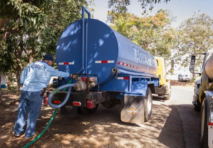 Deuda del Idaan a dueños de camiones cisterna asciende a casi $52 millones de dólares. Foto: Cortesía