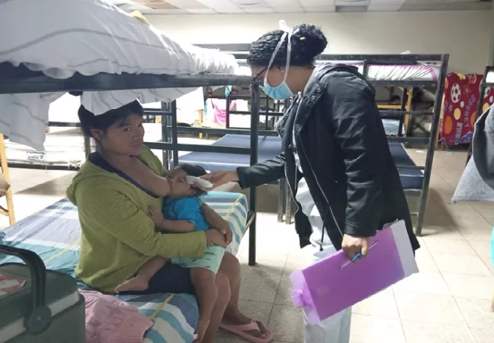 También se realizan visitas médicas dentro de los albergues. Foto. Cortesía Minsa