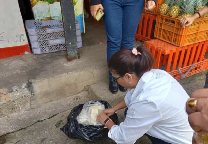 En los locales inspeccionados se encontraron problemas de acumulación de basura. Foto. Eric Montenegro.