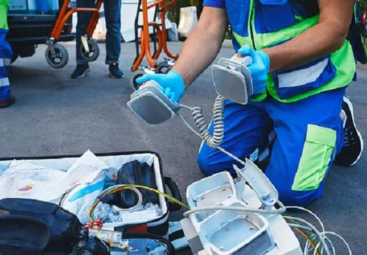 Eventos masivos deberá contar con desfibriladores. 