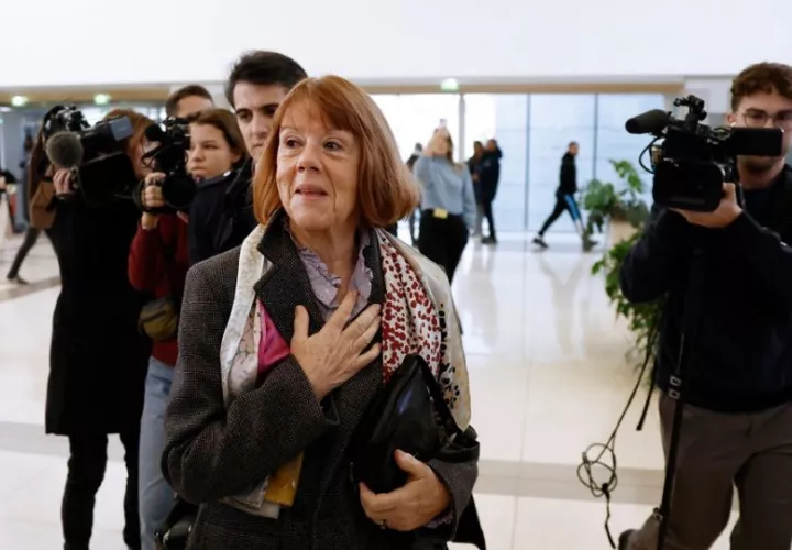 Llegada de Gisele Pelicot al tribunal de Aviñón. Foto: EFE