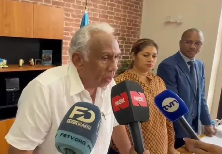 El gobernador de Colón Julio Hernández, dijo que va a poner la denuncia pertinente ante las autoridades competentes. Foto. Diómedes Sánchez