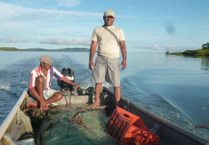 Dionicio Mendoza, residente en Mariato, dijo que posee una excelente lancha para transportar a las personas. FOTO/MELQUIADES VÁSQUEZ