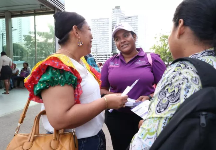 Volanteo en el día de la no Violencia contra la mujer. Foto: Cortesía