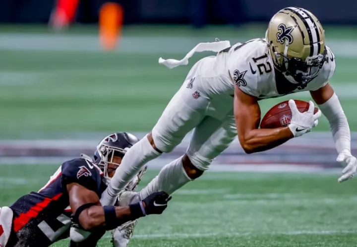 Chris Olave, receptor de 24 años de New Orleans Saints (12). Foto:EFE