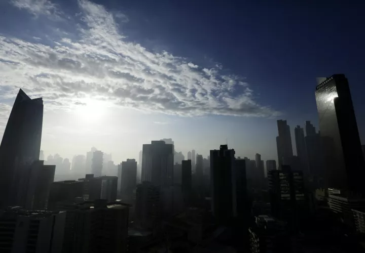 Hay que hacer un plan interno dentro de los gremios de la empresa privada para poder sacar a la luz a aquellos miembros contaminados. Foto: EFE