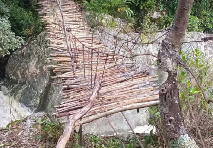 Las fuertes lluvias de los últimos días han afectado puentes y caminos en el país. Foto: Melquiades Vásquez.