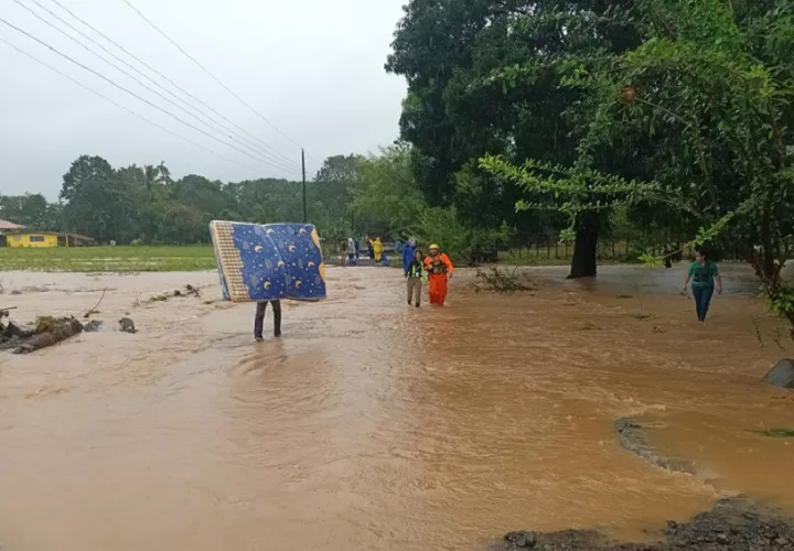 Permanecen inundadas varias comunidades por las constantes lluvias en la región. Foto: Melquiades Vásquez A.