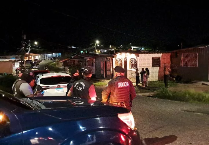Al lugar del incidente llegó inicialmente la Policía Nacional quien acordonó todo el perímetro para preservar la escena del crimen.  Foto. Diomedes Sánche