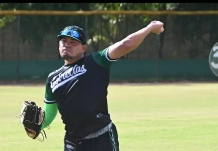 Andy Otero, lanzador panameño que juega para Estrellas Orientales. Foto: Instagram