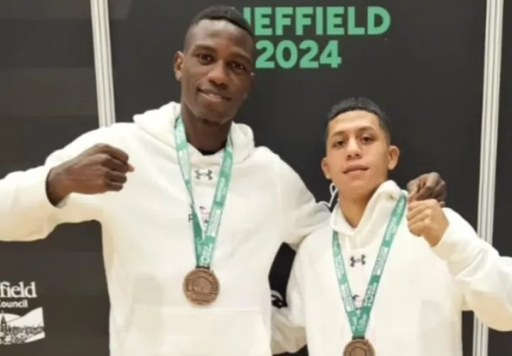 Eduardo Beckford y Luis Pachay, con sus medallas de bronce en  el mundial de Inglaterra. Fotp: Fedebop