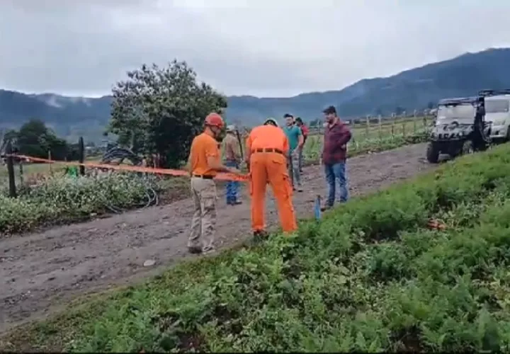 Se le advierte a la población que acaten las recomendaciones de las autoridades, porque siguen los derrumbes en el lugar. Foto. Sinaproc