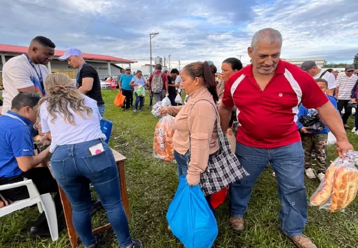 La venta del tan buscado jamón inició este martes en Chiriquí. Foto. IMA