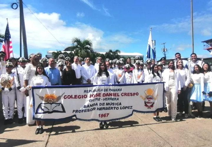 Antes del evento principal, la banda se presentó con éxito en el Bandfest, Foto. Thays Domínguez un espectáculo que reúne a las mejores bandas seleccionadas para el desfile. 