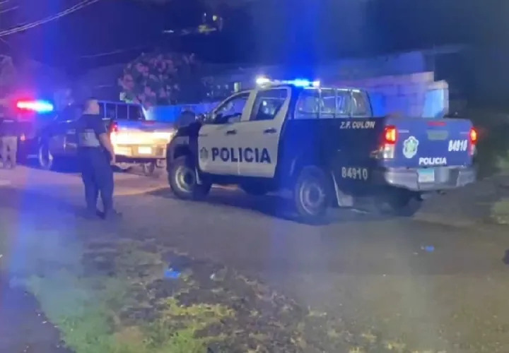 Al final fueron detenidas dos personas y se decomisaron dos armas de fuego, tipo pistola, con municiones sin detonar. Foto. Policía Nacional