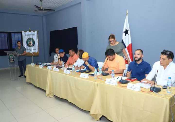 La Comisión de Trabajo, Salud y Desarrollo Social está de gira en el interior del país. Foto: Cortesía