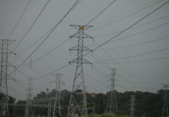 En Panamá, un país de 4,2 millones de habitantes, hay tres empresas distribuidoras de electricidad. 