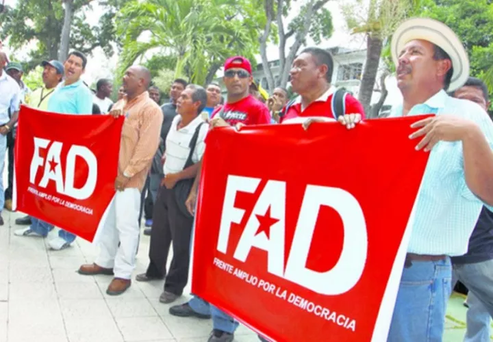 El FAD se identifica ideológicamente con la izquierda. 