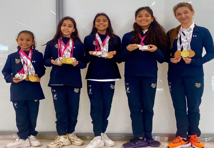 Gimnastas panameñas con las medallas. Foto: Cortesía