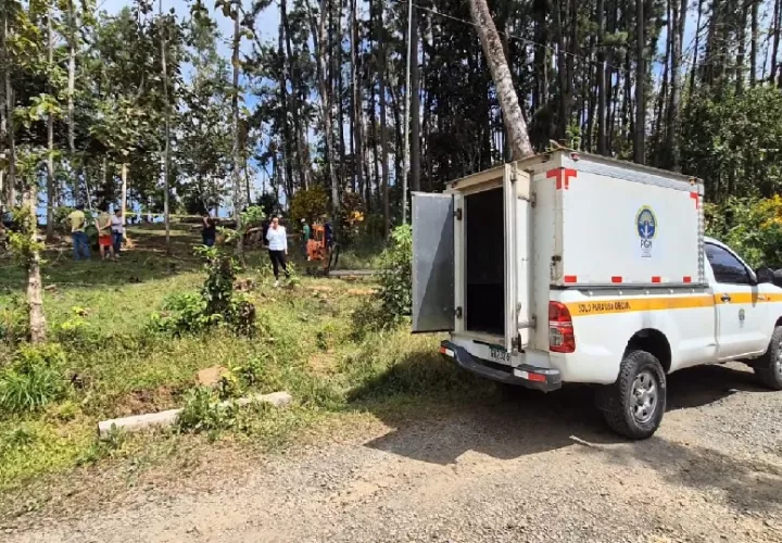 Las investigaciones continúan para esclarecer las circunstancias exactas de este fatal accidente, mientras la comunidad de Las Minas se une en duelo ante esta irreparable tragedia. Foto. Thays Domínguez