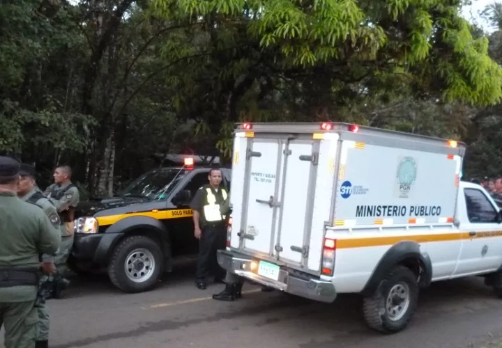 El cadáver fue encontrado  muerto  en  la vía cercana a la cooperativa en el distrito. Foto. Melquiades Vásquez.