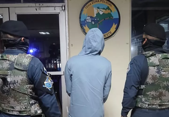 El presunto delincuente de nacionalidad panameña tiene un Oficio de Subrogado Penal del Juzgado C Foto. Eric Montenegroumplimiento del Circuito Judicial de San Miguelito, por el Delito Robo Agravado.