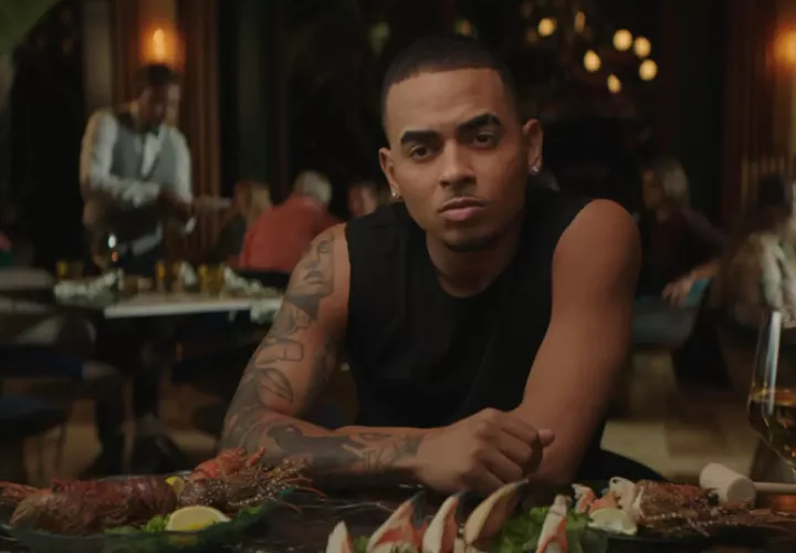 Escena de la pelicula 'Odisea' donde aparece el músico puertorriqueño Ozuna.  Foto:  Bear with Oz