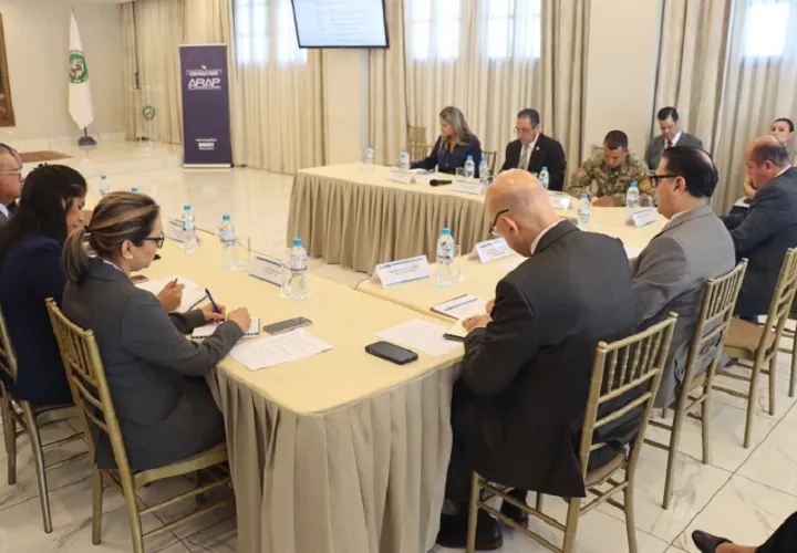 Durante la reunión, se destacó el análisis del estatus de Panamá frente a la problemática de la pesca INDNR. Foto: Cortesía