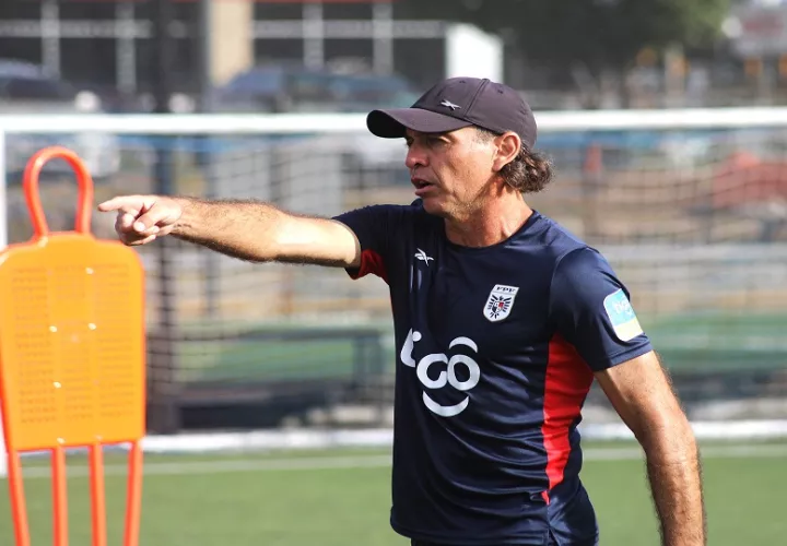 Leonardo Pipino, técnico de la Sub-17. Foto: FPF