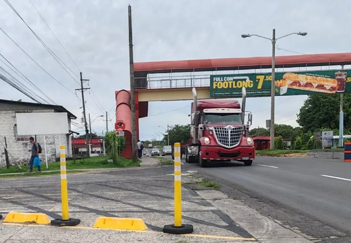 El acceso principal fue cerrado con una barrera de metal cuatro años atrás. foto: Eric Montenegro 