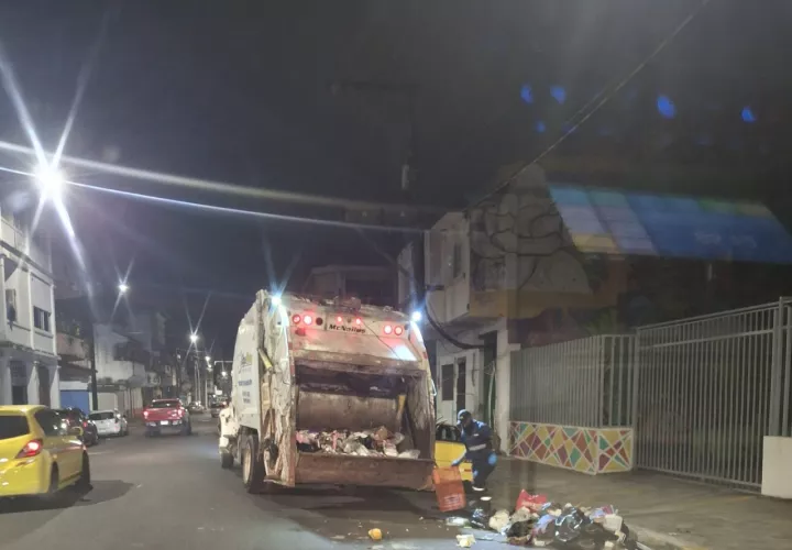 aguasea-colon-basura.jpg