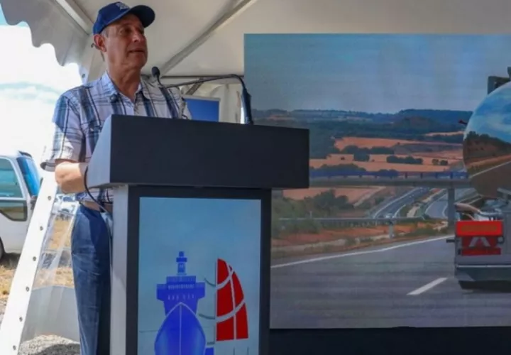 El administrador de la AMP,  Luis Alberto Roquebert participó en el acto protocolar que marca el inicio de esta construcción. Cortesía: AMP