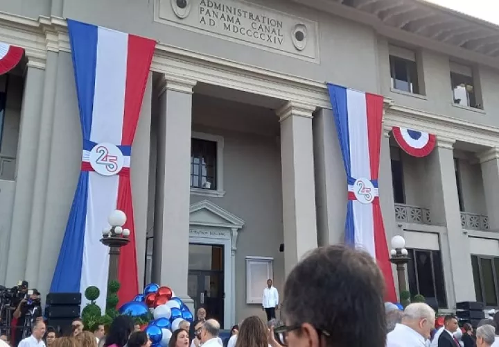 Panamá cumplió 25 años de administrar el Canal de Panamá, el pasado martes. Foto: Francisco Paz