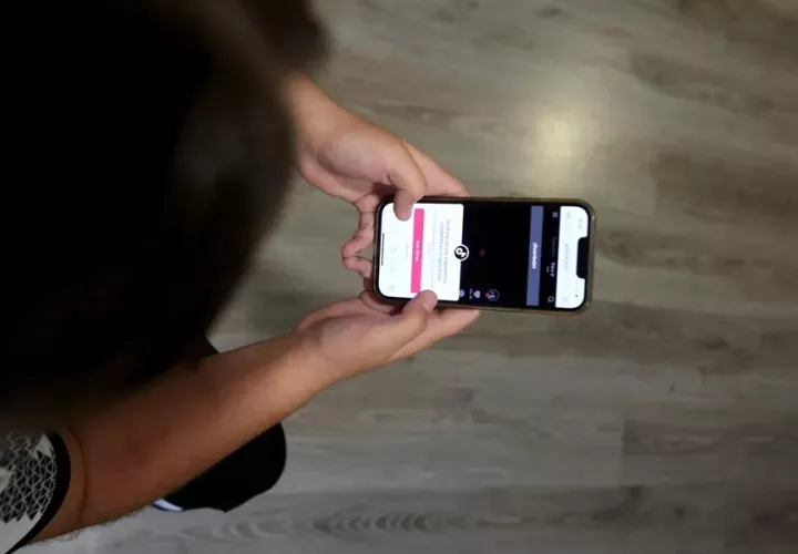 Sólo debe permitirse en la escuela la tecnología que tenga una función clara de apoyo al aprendizaje. Foto: EFE