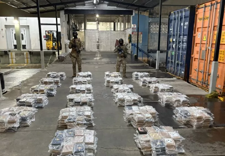 Se busca conocer si la droga hallada fue cargada en Ecuador o si se contaminó el contenedor en el puerto panameño. Foto. Senan