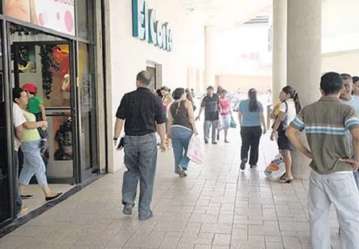 Este diciembre aumentó el tráfico de visitantes en los centros comerciales respecto a 2023.