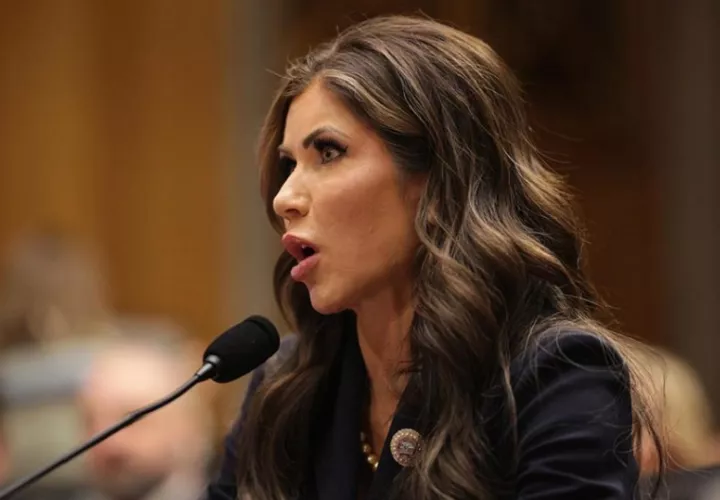 La gobernadora de Dakota del Sur, Kristi Noem, elegida por el presidente electo Donald Trump para dirigir el Departamento de Seguridad Nacional. EFE