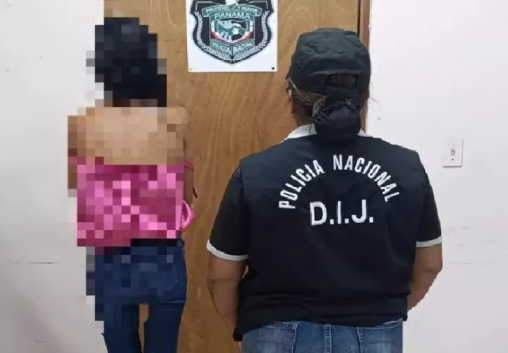 La detención se llevó a cabo con la presencia del personal de la Fiscalía Adjunta de la Personería Municipal de Los Santos, a cargo de las investigaciones. Foto. Cortesía