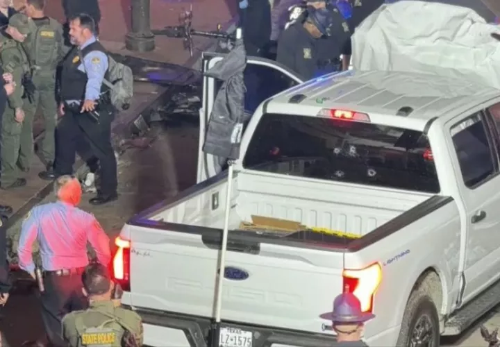 Un conductor atropelló a las personas a gran velocidad.