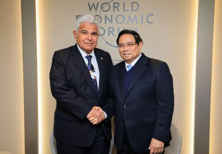  José Raúl Mulino, presidente de Panamá junto al primer ministro de Vietnam, Pham Minh Chinh. Foto: Cortesía