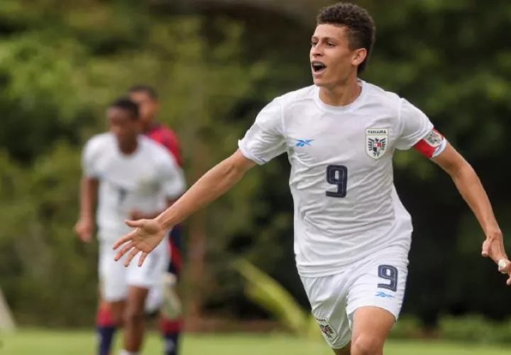 Abraham Altamirano festeja su gol contra Costa Rica. Foto: Fepafut