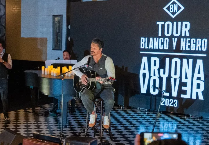 El cantautor Ricardo Arjona. Foto: EFE / Ángel Colmenares