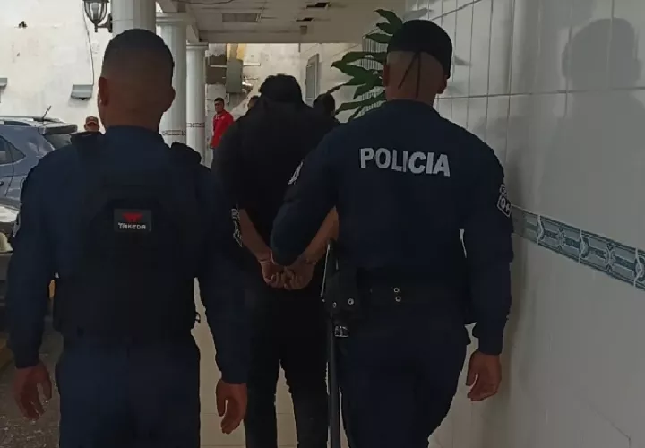 La captura de uno de uno de los implicados fue anunciada el martes por el subcomisionado Fernando Vargas, jefe de la zona de policía de Veraguas, quien informó que el operativo fue realizado en conjunto con el Ministerio Público. Foto. Melquíades Vásquez