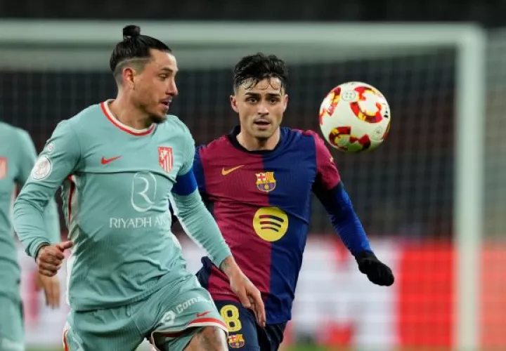 José María Giménez del Atlético y  Pedri del Barcelona. Foto: EFE
