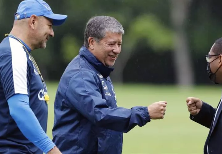 Hernán 'Bolillo' Gómez es el nuevo técnico de El Salvador. Foto: EFE