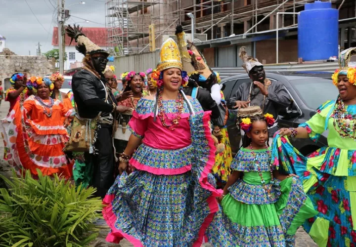 El jueves 27 a tempranas horas se izarán la bandera nacional y de la provincia a la entrada de la ciudad, donde también se llevará a cabo una maratón. Foto. Diómedes Sácnhez